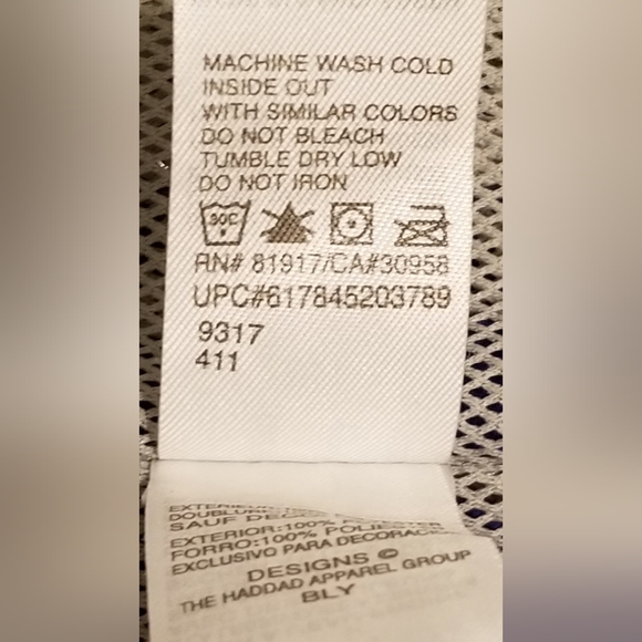 Nike 2-pc Set w/hooded jacket, NWT, Boy's Size 3T - Picture 4 of 11